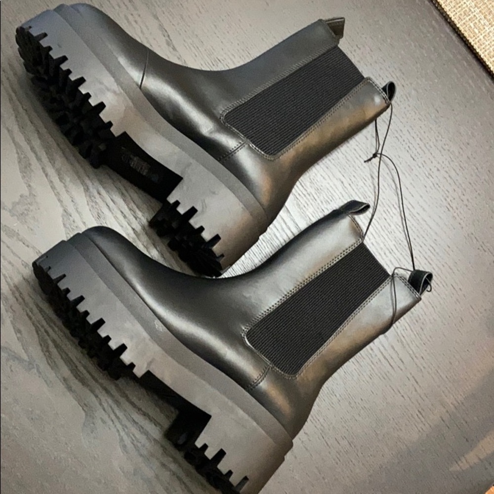 H&M high profile platform chelsea boots blogger
